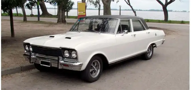 Weißer Oldtimer – beispielhaftes Ankaufsfahrzeug in Spremberg